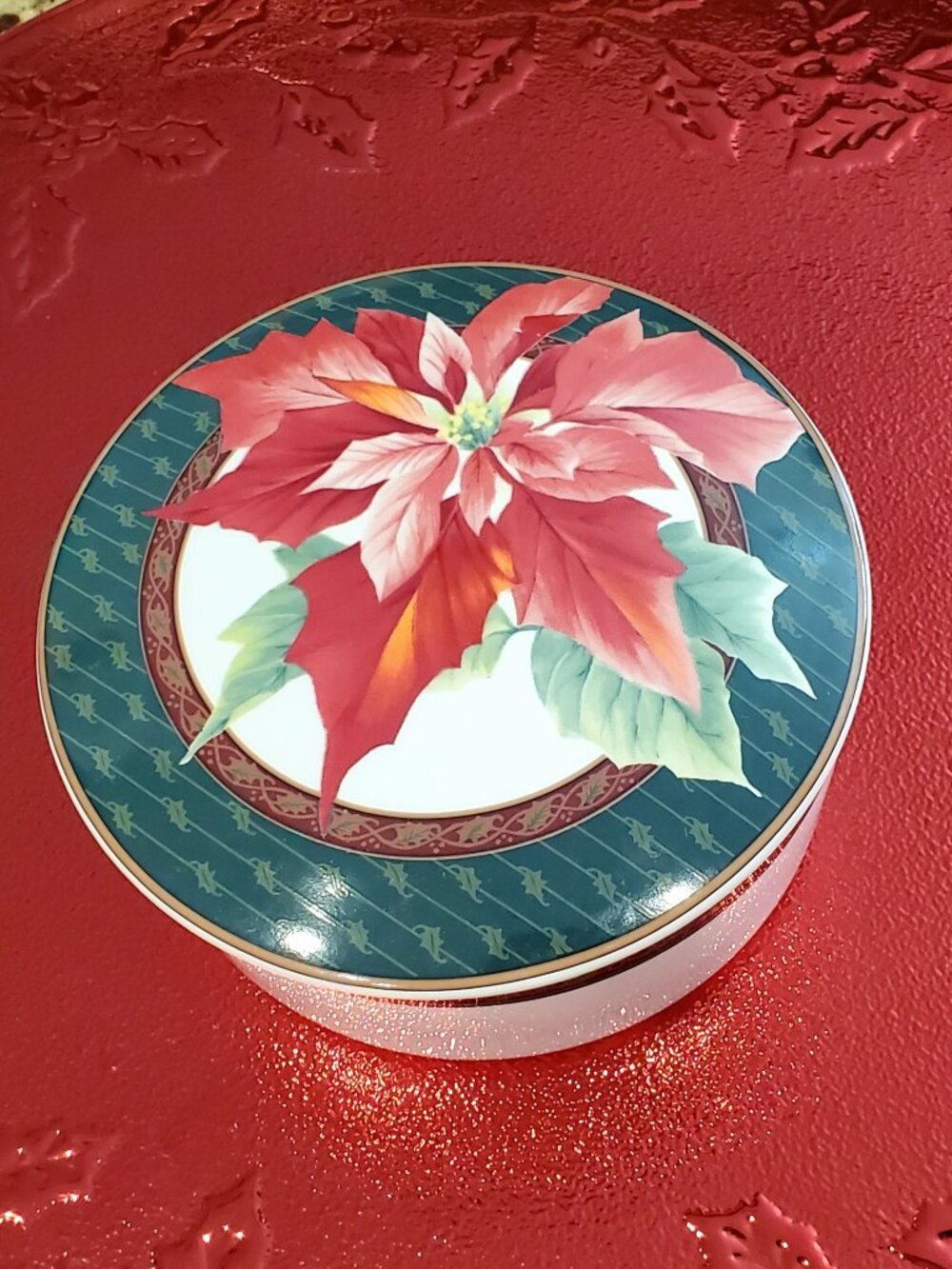 VINTAGE Mikasa Maxima Holiday Fleur Poinsettia Round Trinket Box w/Lid
